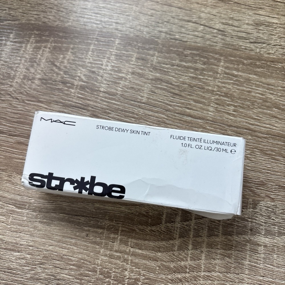Mac Strobe Dewy Skin Tint Medium 1 Light Coverage Luminous Finish 30ml/1oz NIB